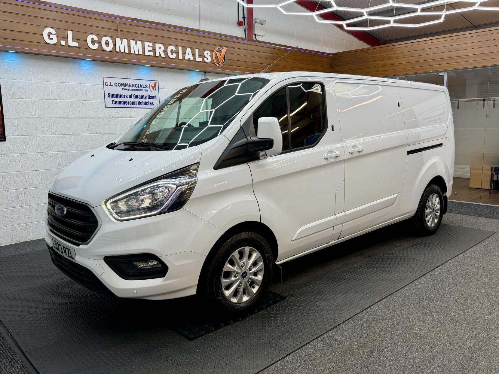 2023 Ford Transit Custom 2.0 300 EcoBlue Limited Panel Van 5dr Diesel Manual L2 H1 Euro 6 (s/s) (130 ps)