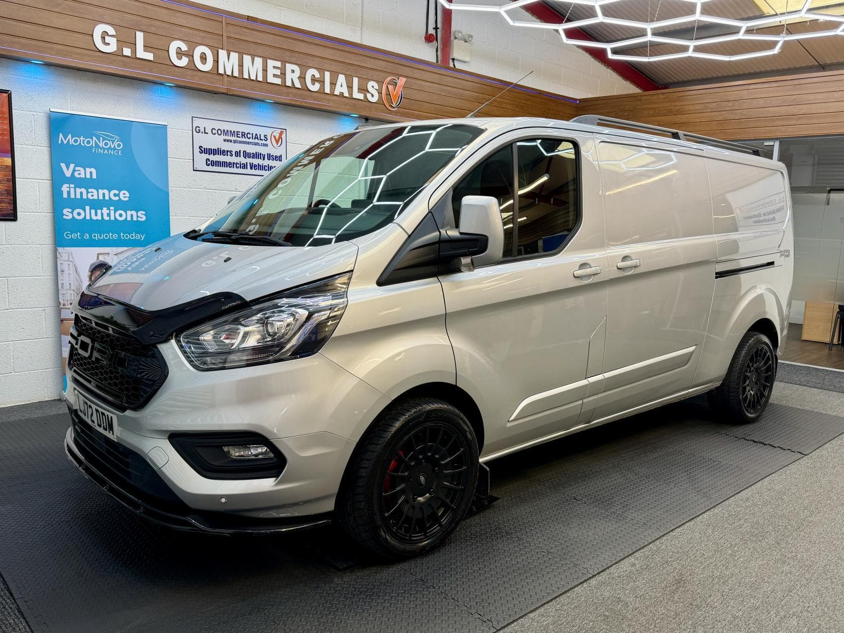 2023 Ford Transit Custom 2.0 300 EcoBlue Limited Panel Van 5dr Diesel Manual L2 H1 Euro 6 (s/s) (130 ps)