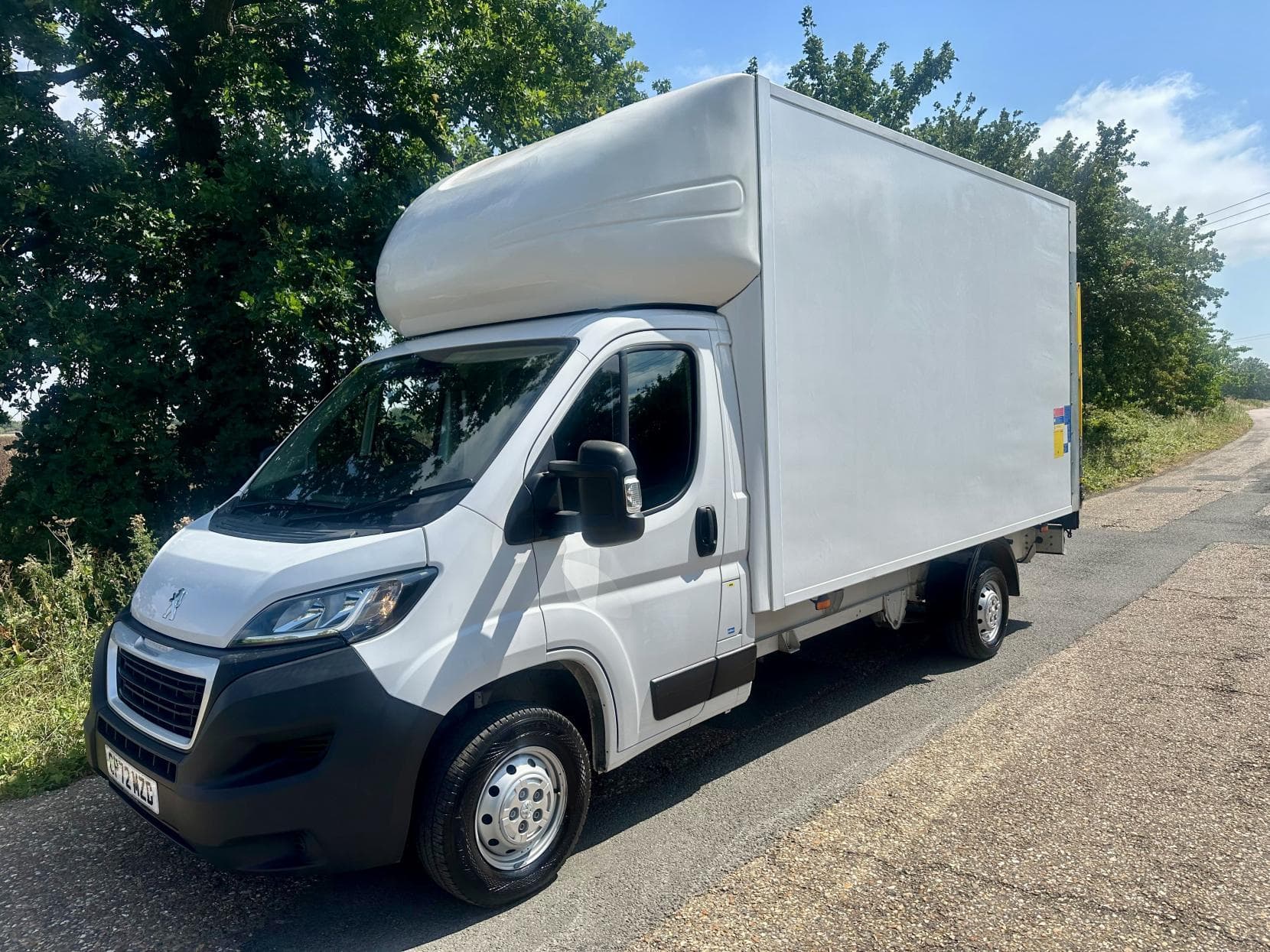 2023 Peugeot Boxer 2.2 BlueHDi 335 Built for Business Luton 3dr Diesel Manual L4 Euro 6 (s/s) (140 ps)
