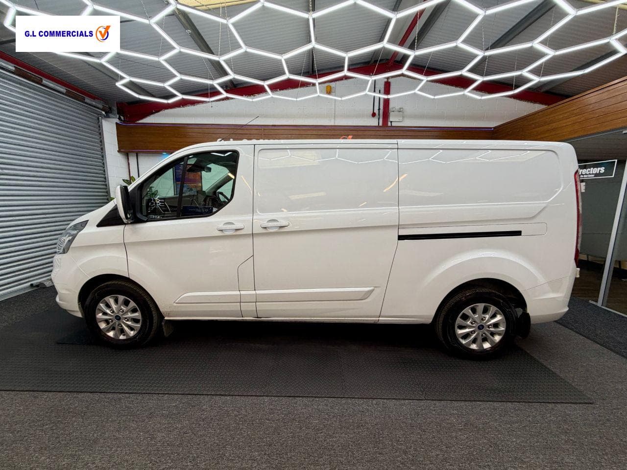 2023 Ford Transit Custom 2.0 300 EcoBlue Limited Panel Van 5dr Diesel Manual L2 H1 Euro 6 (s/s) (130 ps)