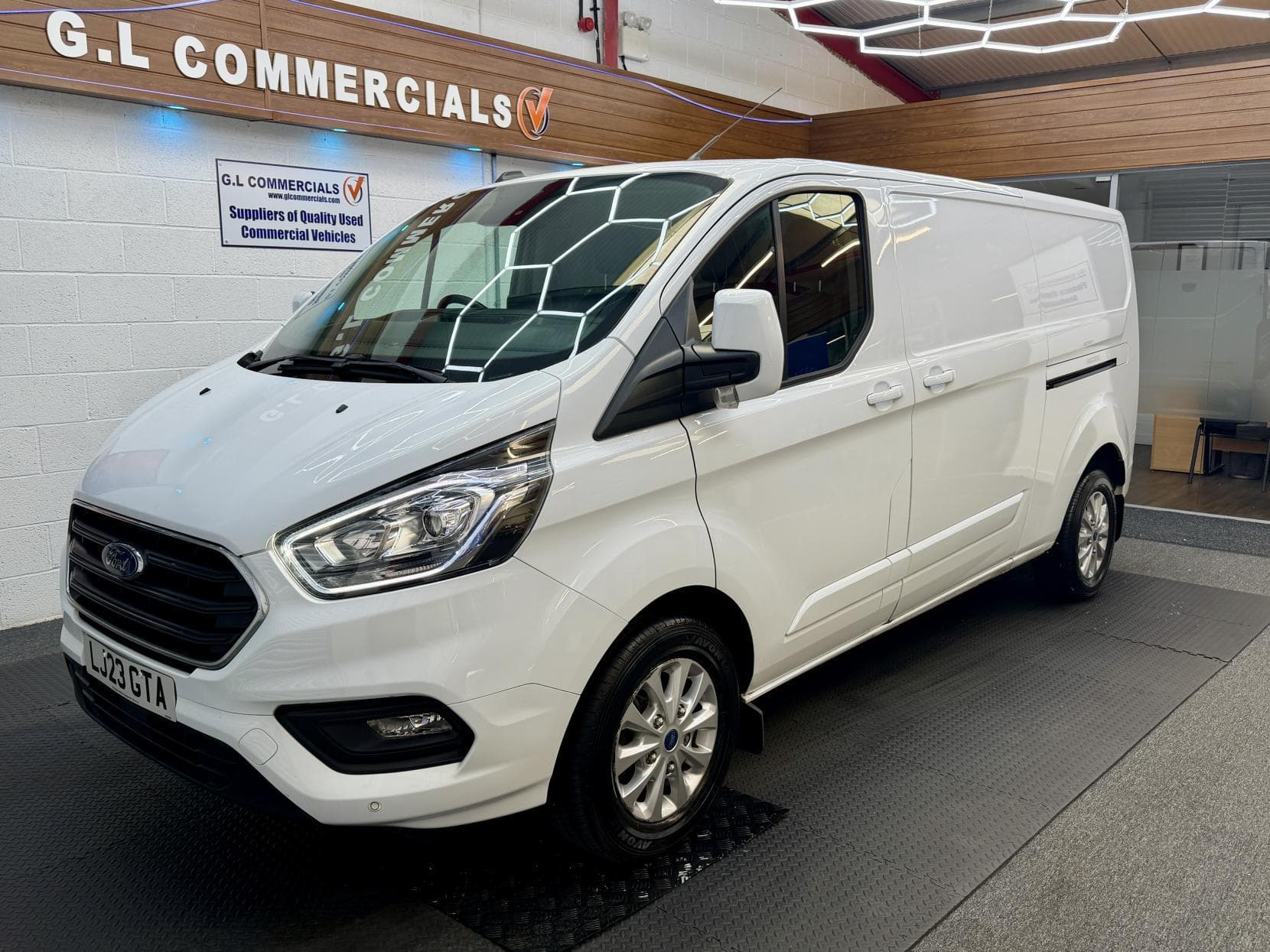 2023 Ford Transit Custom 2.0 300 EcoBlue Limited Panel Van 5dr Diesel Manual L2 H1 Euro 6 (s/s) (130 ps)