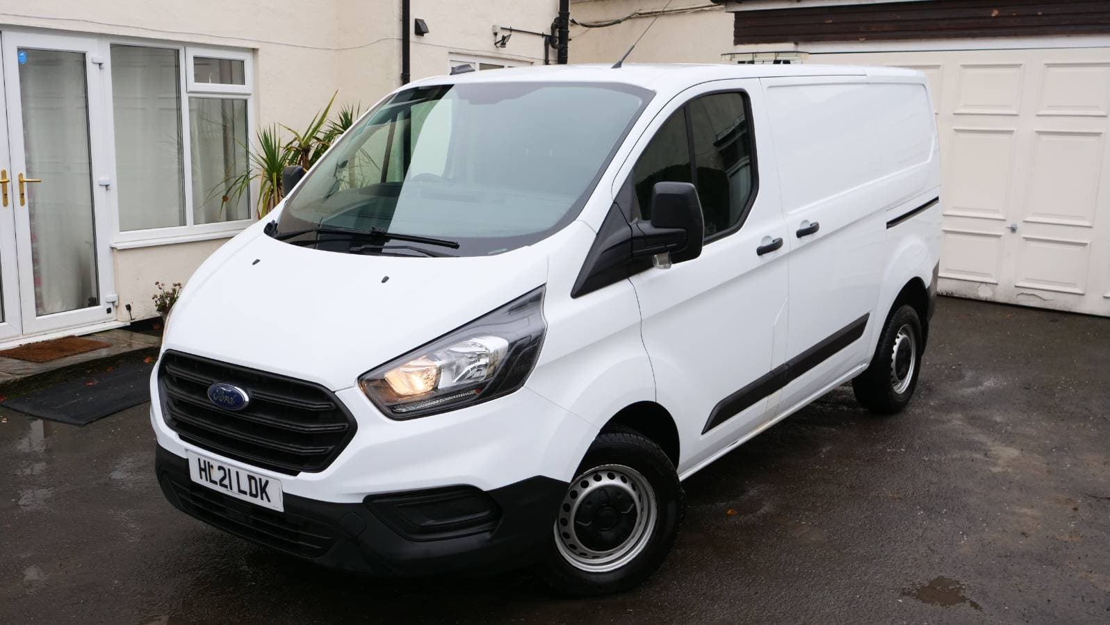 2021 Ford transit custom 280 l1 • 105ps leader • euro 6/ulez • excellent condition • fsh
