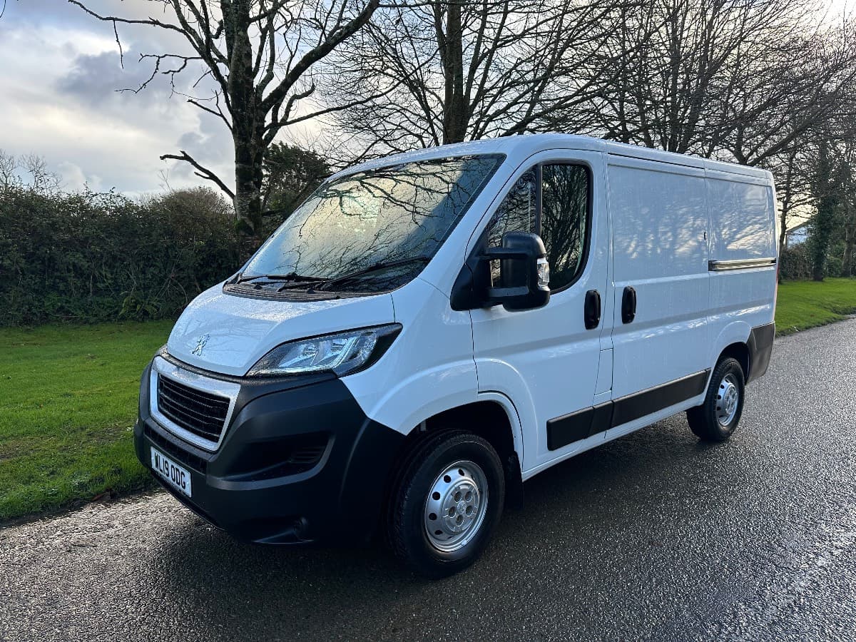 2019 (19) PEUGEOT BOXER 333 L1 2.0 BLUEHDI 110BHP [EURO 6] SWB VAN - ONLY 47000 MILES