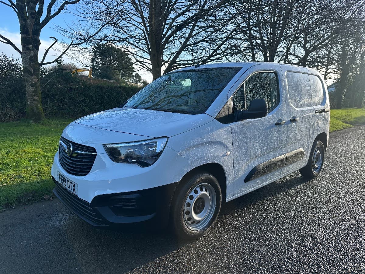 2019 (19) VAUXHALL COMBO CARGO 2300 L1 1.6 TURBO D 100BHP [EURO 6] SWB VAN 