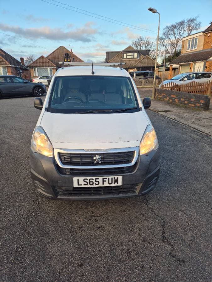 Peugeot partner new belt and pump NO VAT