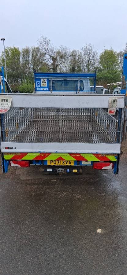 Mercedes sprinter dropside tail lift 
