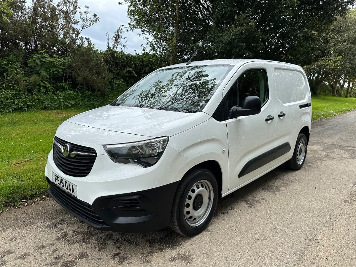 2019 (19) VAUXHALL COMBO CARGO 2300 L1 H1 1.6 TURBO D 100BHP [EURO 6] SWB VAN - ONLY 52000 MILES!