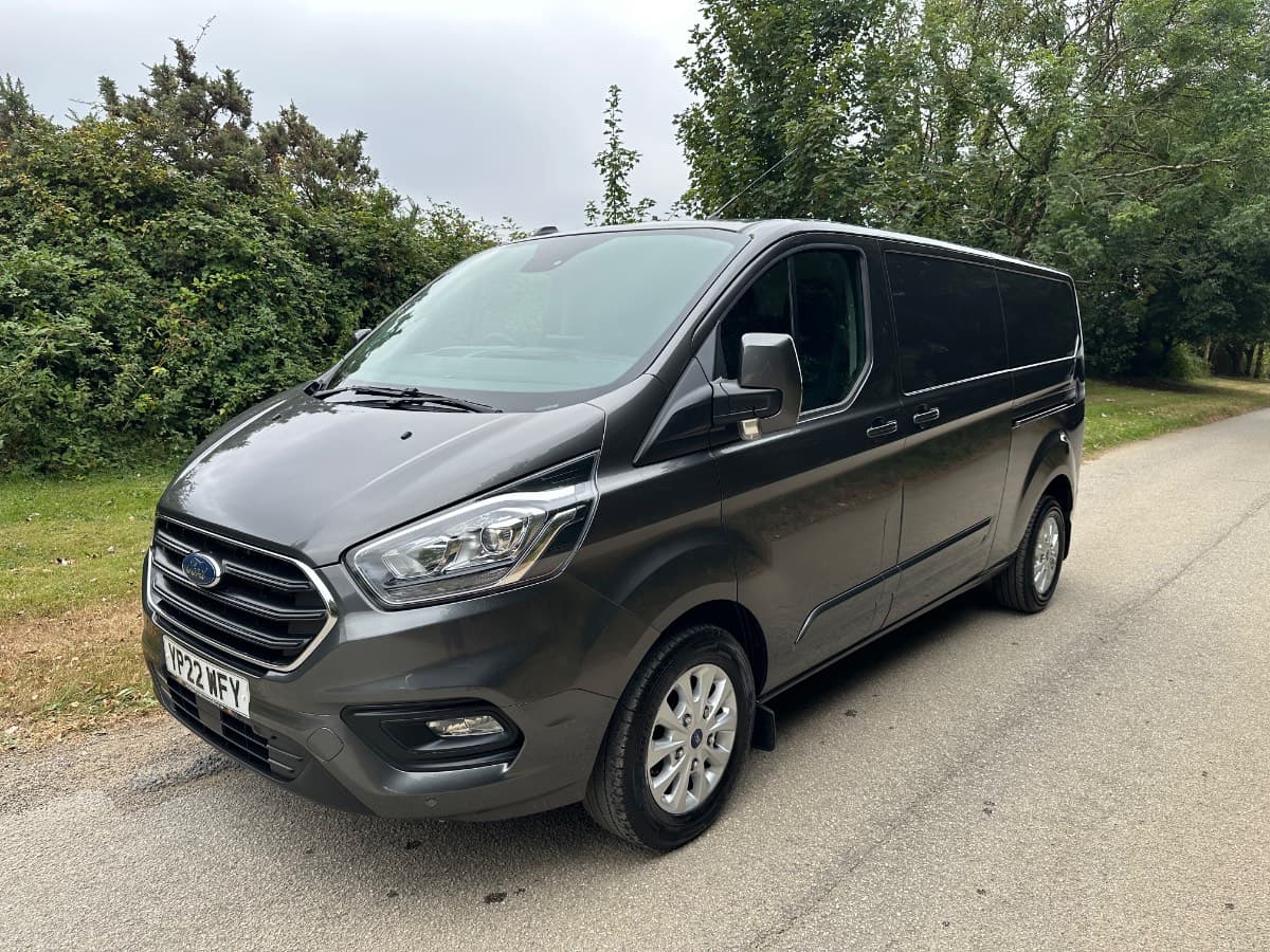 2022 (22) FORD TRANSIT CUSTOM LIMITED 300 L2 H1 2.0 TDCI ECOBLUE 130BHP [EURO 6] LWB LOW ROOF VAN - ONLY 28000 MILES!