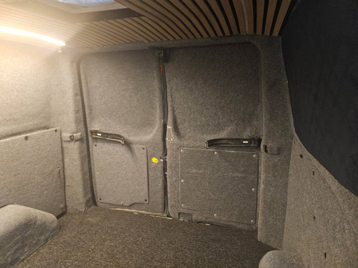 2019 Ford transit custom- insulated- roof fan- bluetti -91k