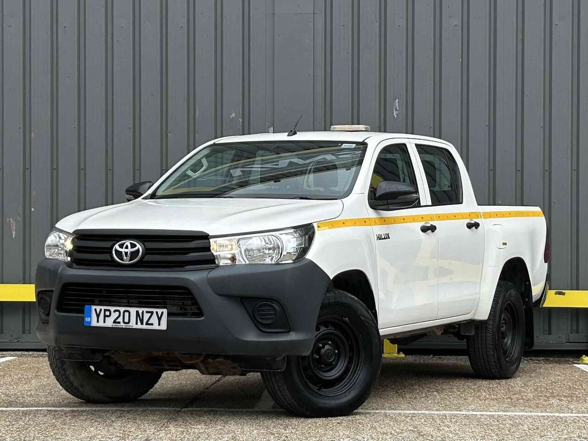 Toyota Hilux D-4D Active Pickup 2.4 Manual Diesel
