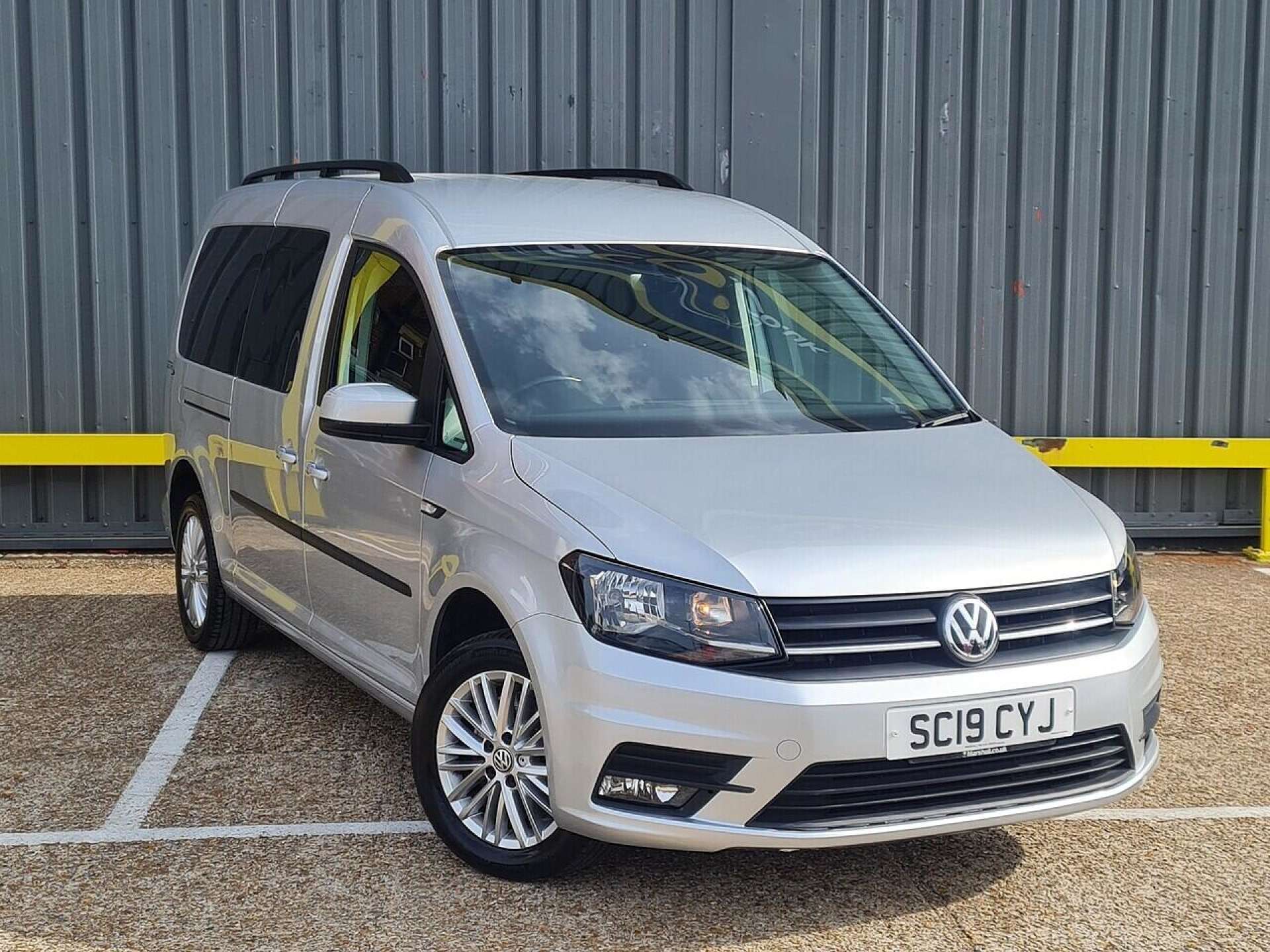 Volkswagen Caddy Maxi 2.0 TDi C20 Maxi Combi Van 5dr Diesel Manual FWD (Window) (128 g/km, 101 bhp)