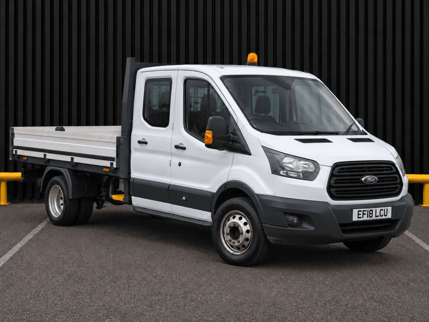 Ford Transit 2.0 350 EcoBlue Chassis Cab 2dr Diesel Manual RWD L4 H1 Euro 6 (130 ps)