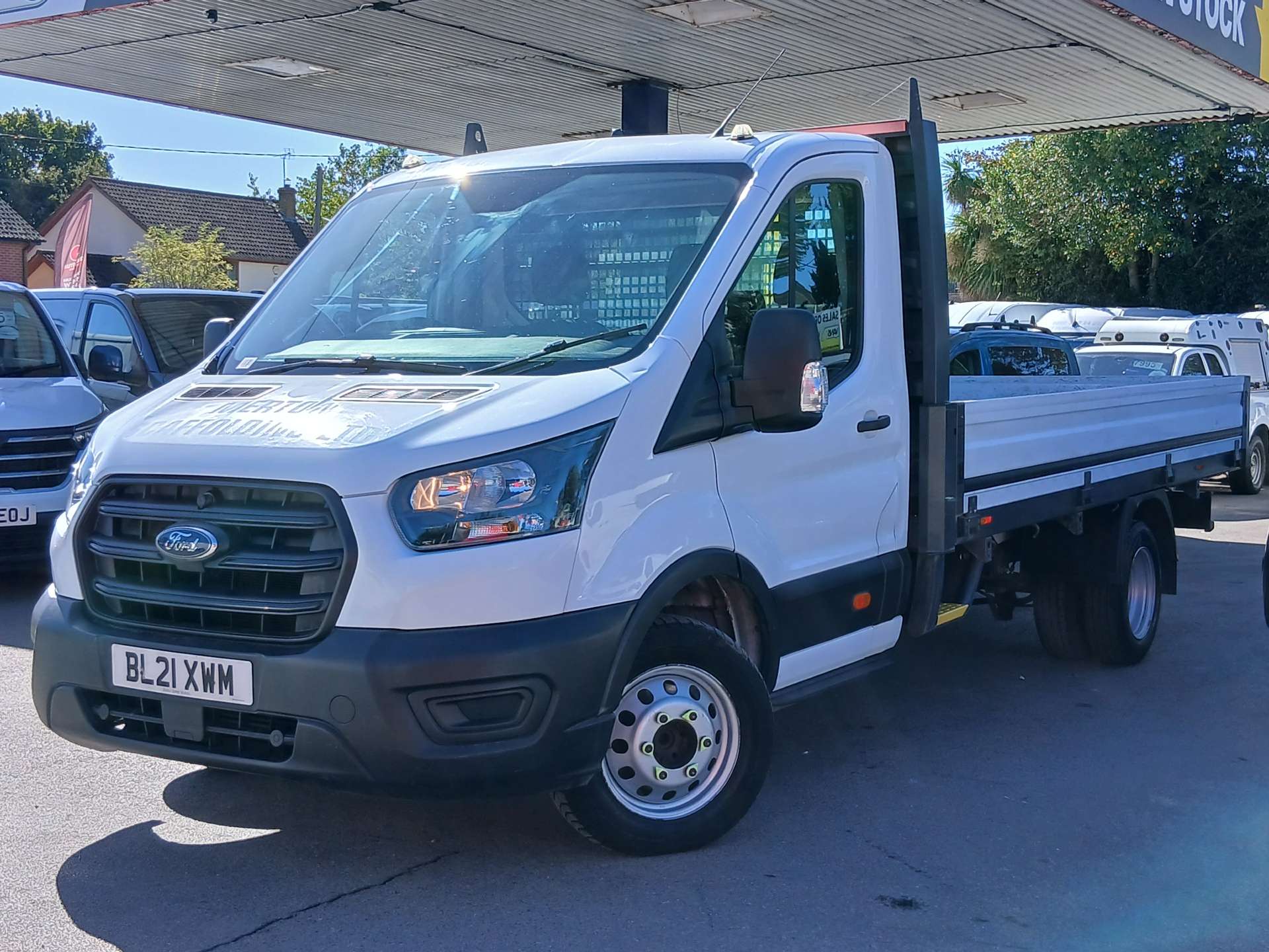 Ford Transit 2.0 350 EcoBlue HD Leader Chassis Cab 2dr Diesel Manual RWD L4 Euro 6 (s/s) (DRW) (130 ps)