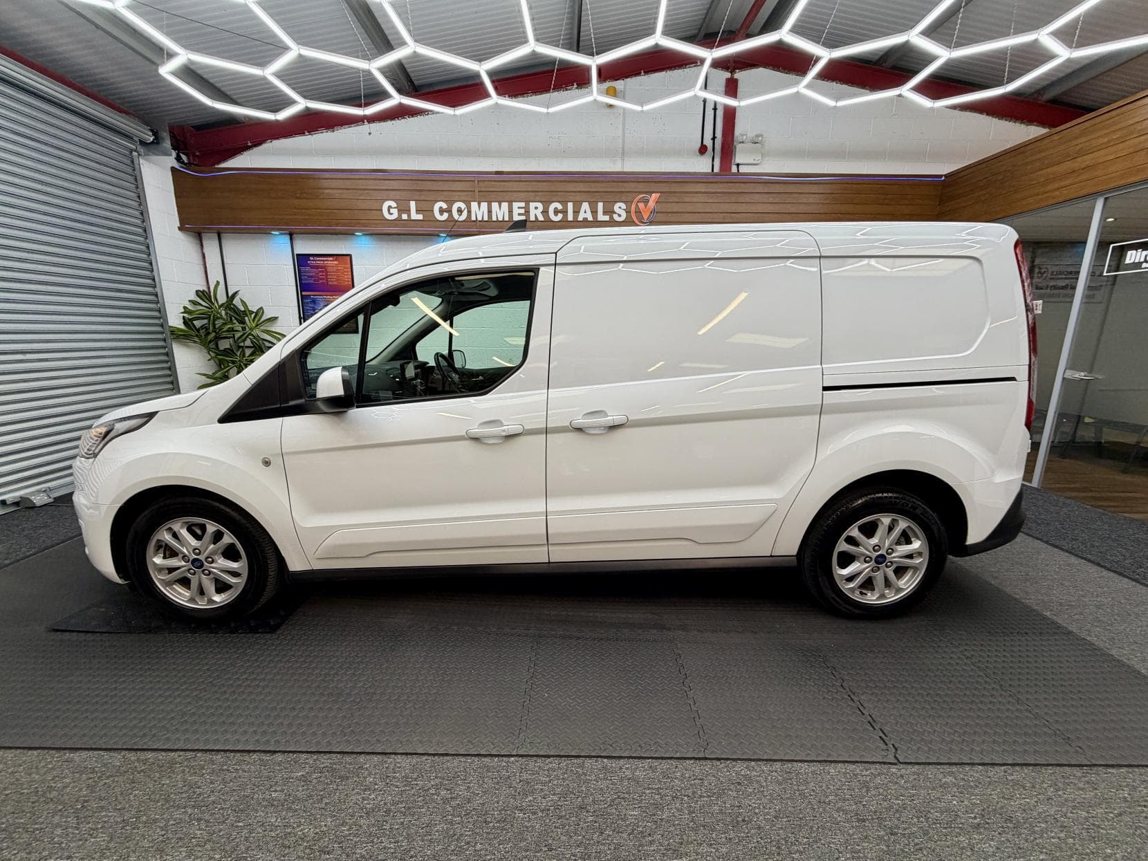 2022 Ford Transit Connect 1.5 250 EcoBlue Limited Panel Van 5dr Diesel Auto L2 Euro 6 (s/s) (120 ps)
