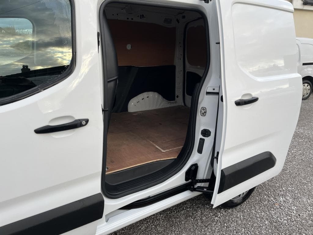 2021 Vauxhall Combo 1.5L Diesel Manual Panel Van