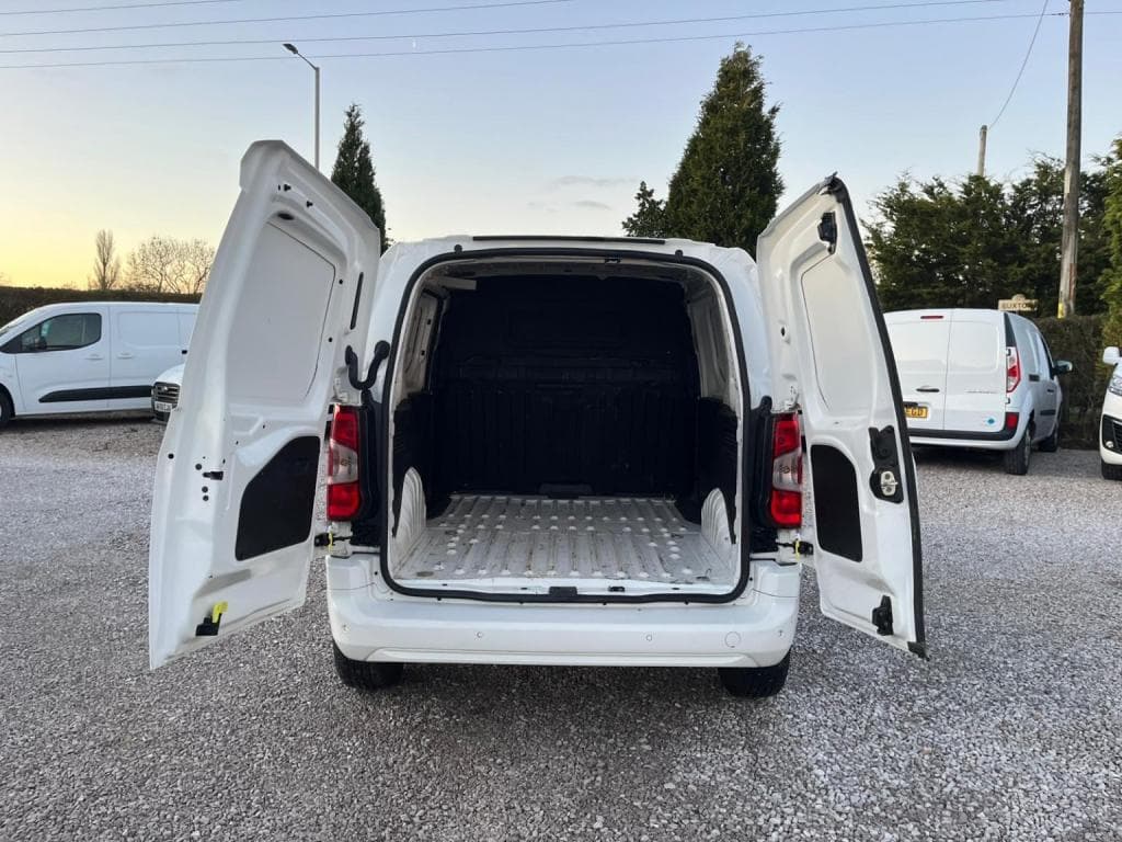 2020 Vauxhall Combo 1.5L Diesel Manual Panel Van