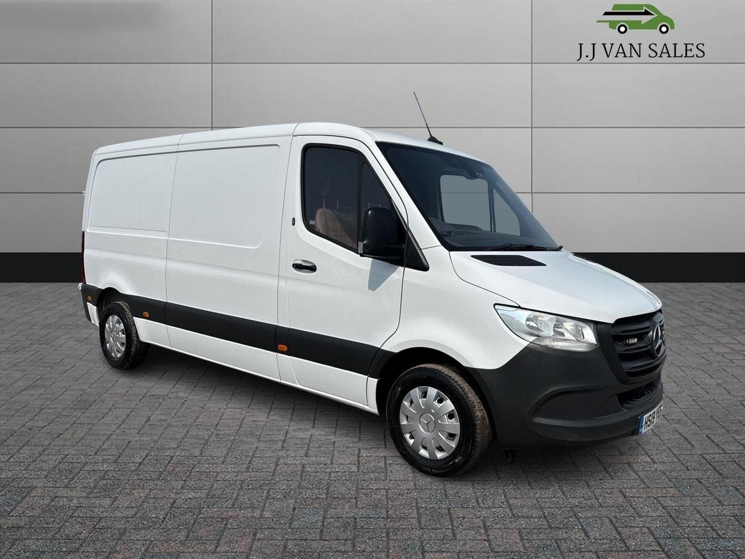 Mercedes-Benz Sprinter 2.1 L Diesel LWB Van – 2019 – 112K Miles – Reversing Camera & Air Con | Westbury