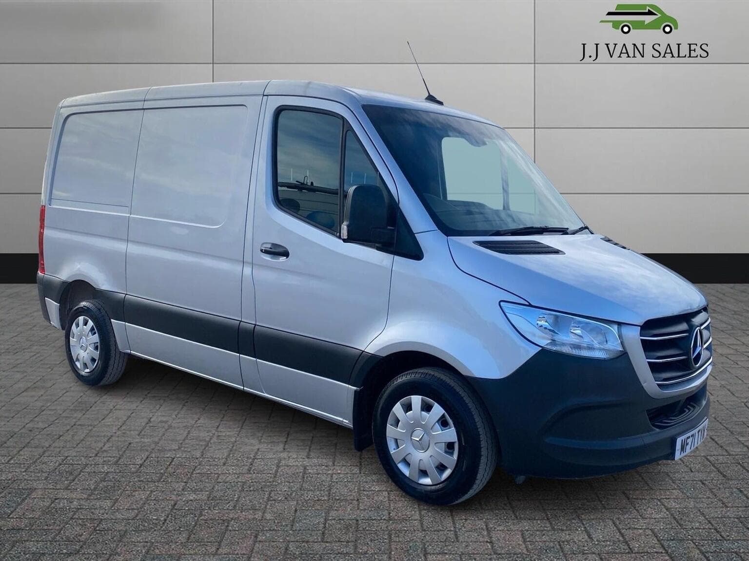 Mercedes-Benz Sprinter 2.1 L Diesel Van – 2021 – 72K Miles – Air Con, Reversing Camera & Shelving | Westbury