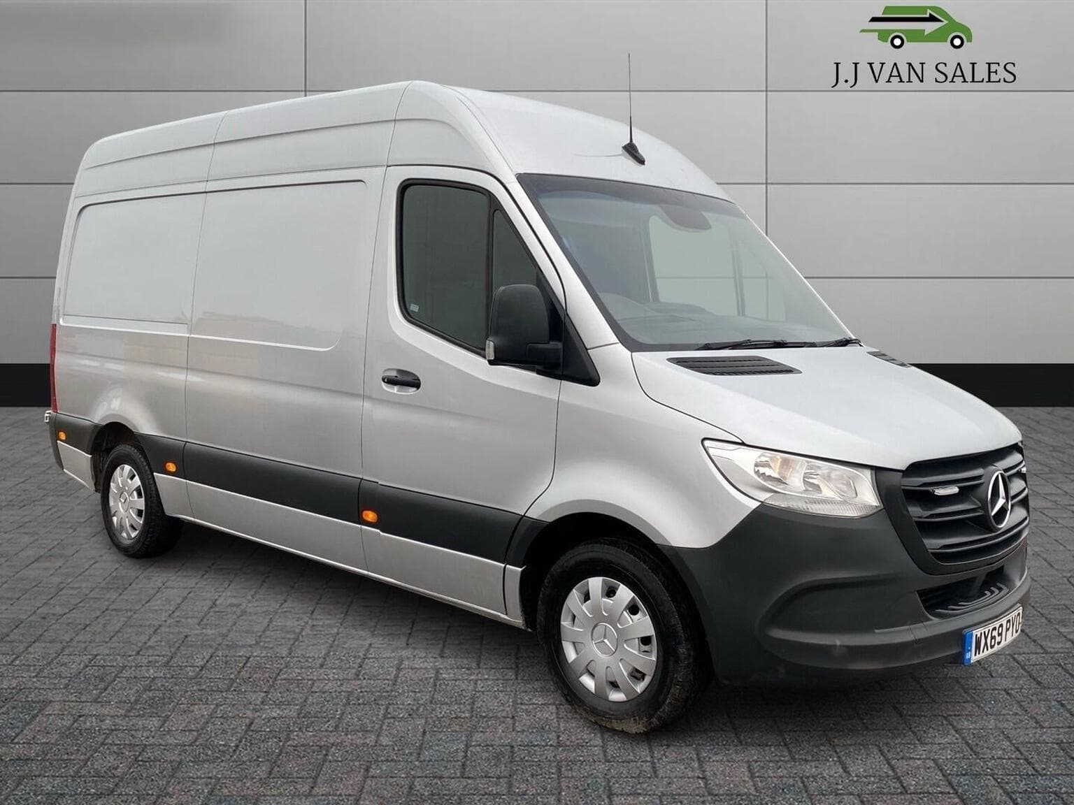 Mercedes-Benz Sprinter 2.1 L Diesel Auto High Roof – 2019 – 153K Miles – Bluetooth, Air Con & Camera | Westbury