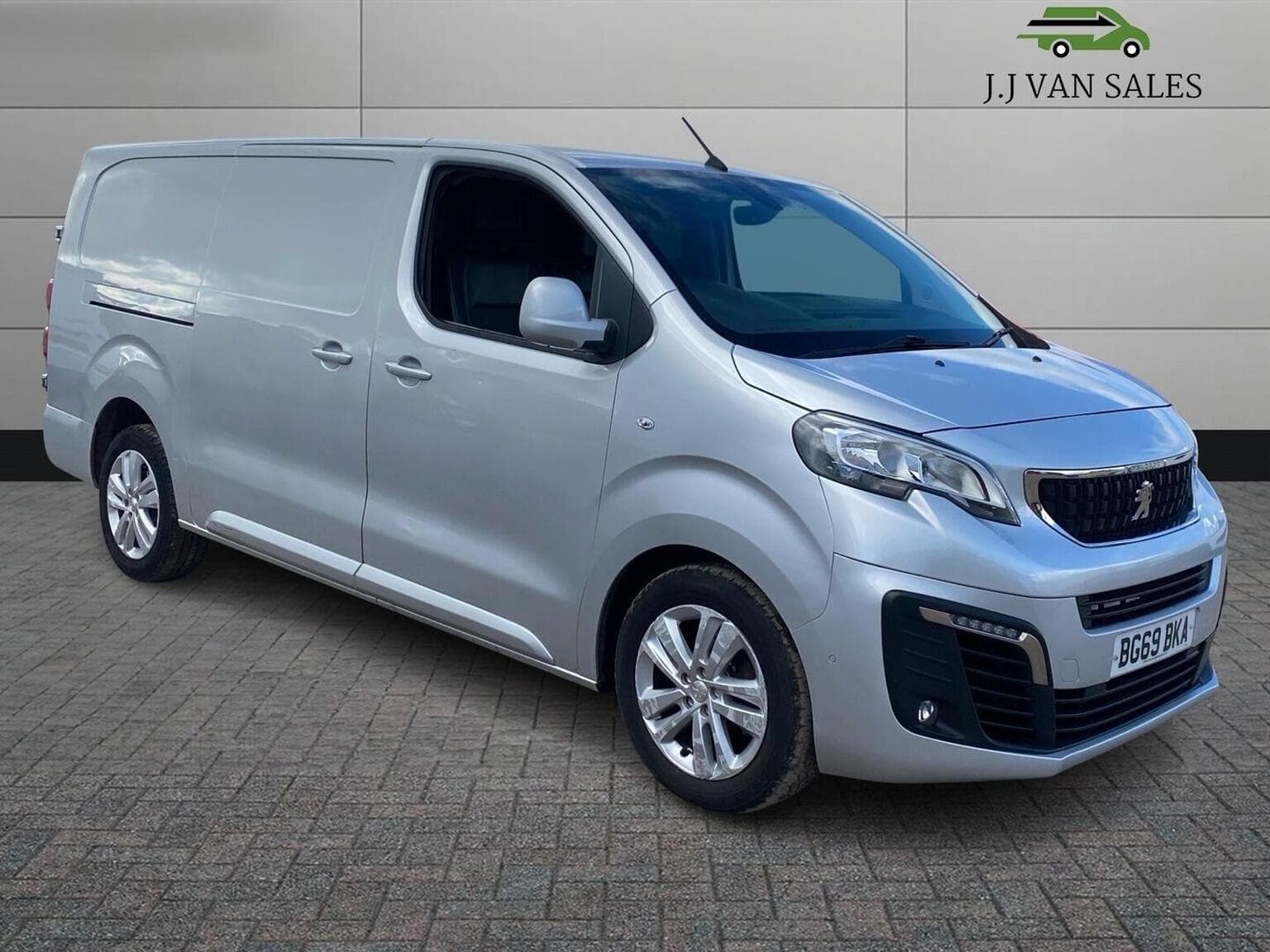 Peugeot Expert 1.6 L BlueHDi Auto LWB Van – 2019 – 61K Miles – Air Con, Parking Sensors & Tow Bar | Westbury