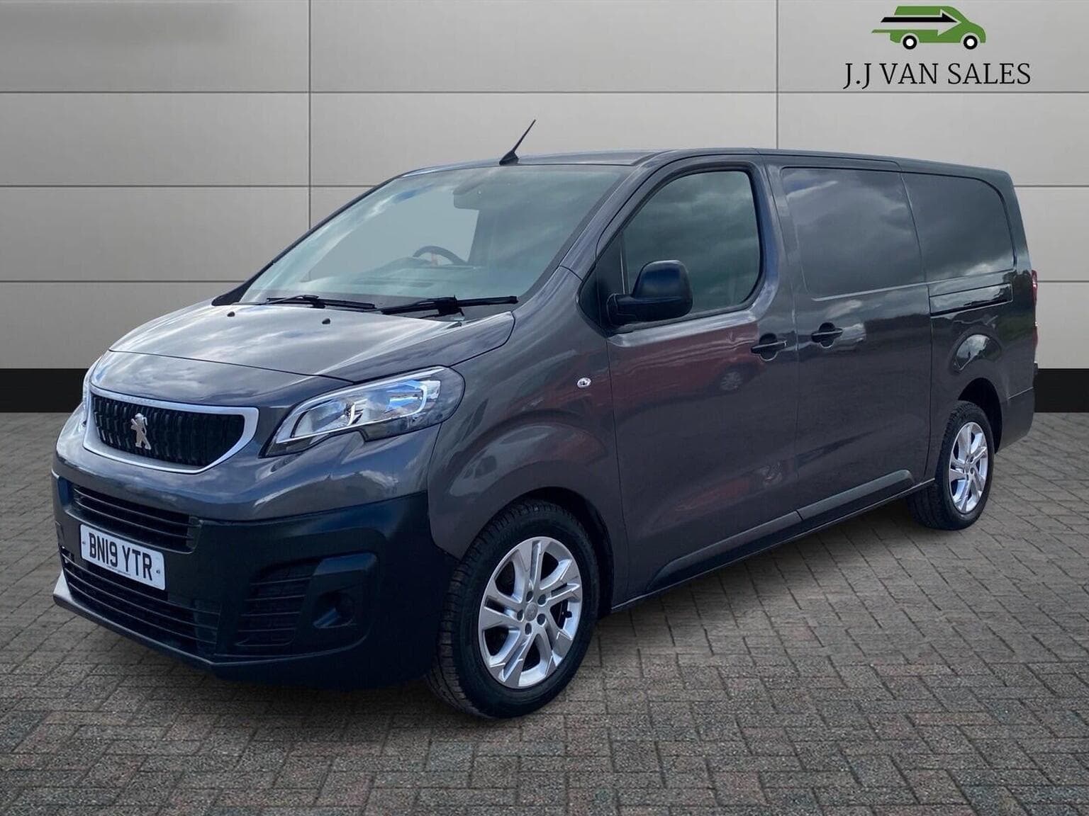 Peugeot Expert 1.6 L Diesel Automatic LWB Van – 2019 – 93K Miles – Tow Bar & Air Con | Westbury