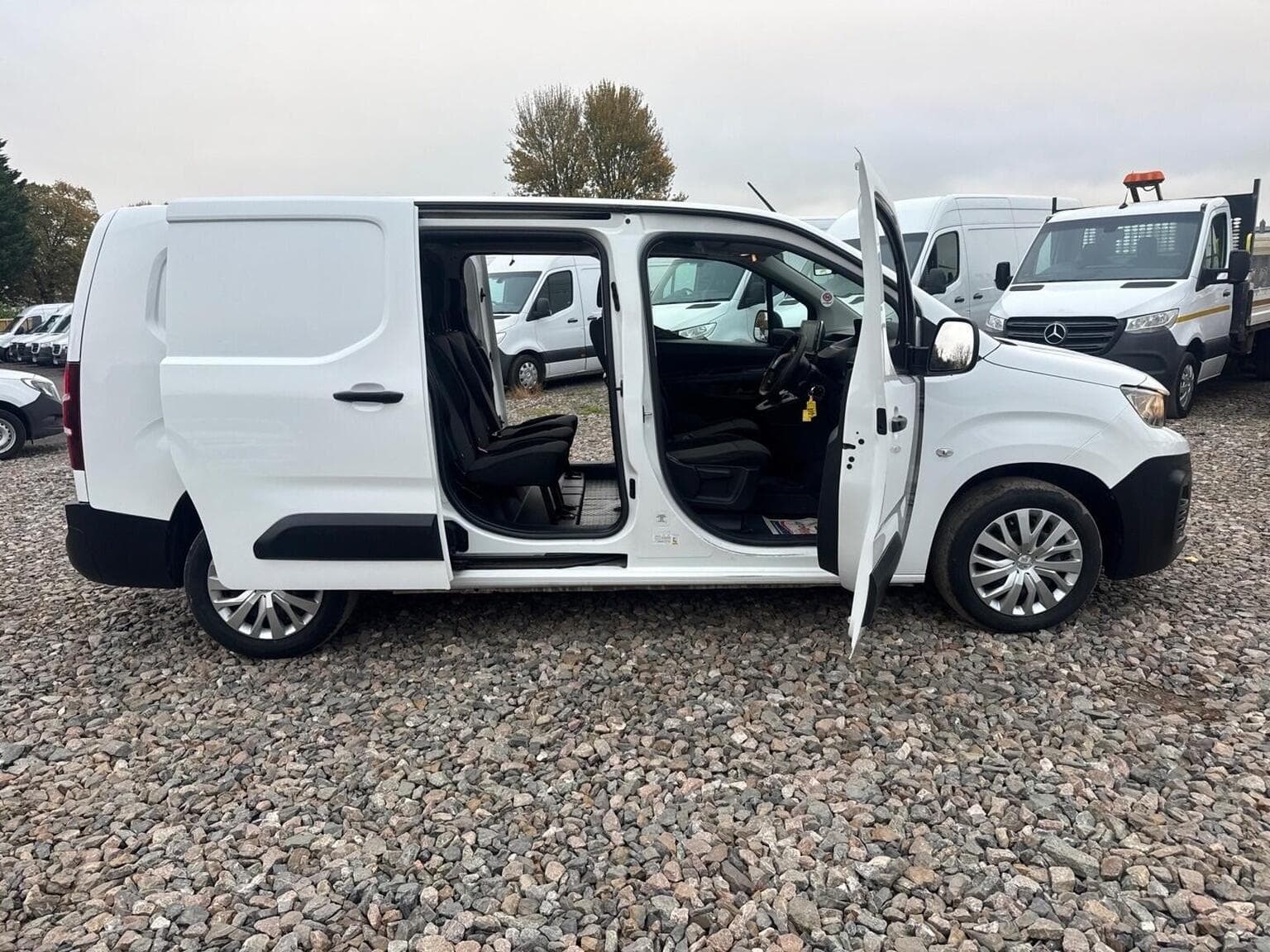 Peugeot Partner 1.5 L BlueHDi Auto LWB Van – 2021 – 66K Miles – Reversing Camera & Air Con | Westbury