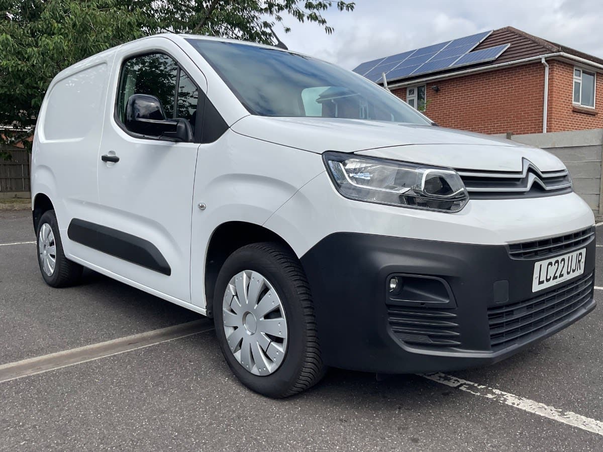 Finance Available/Clean Van Inside And Out/2 Keys. - Image 1