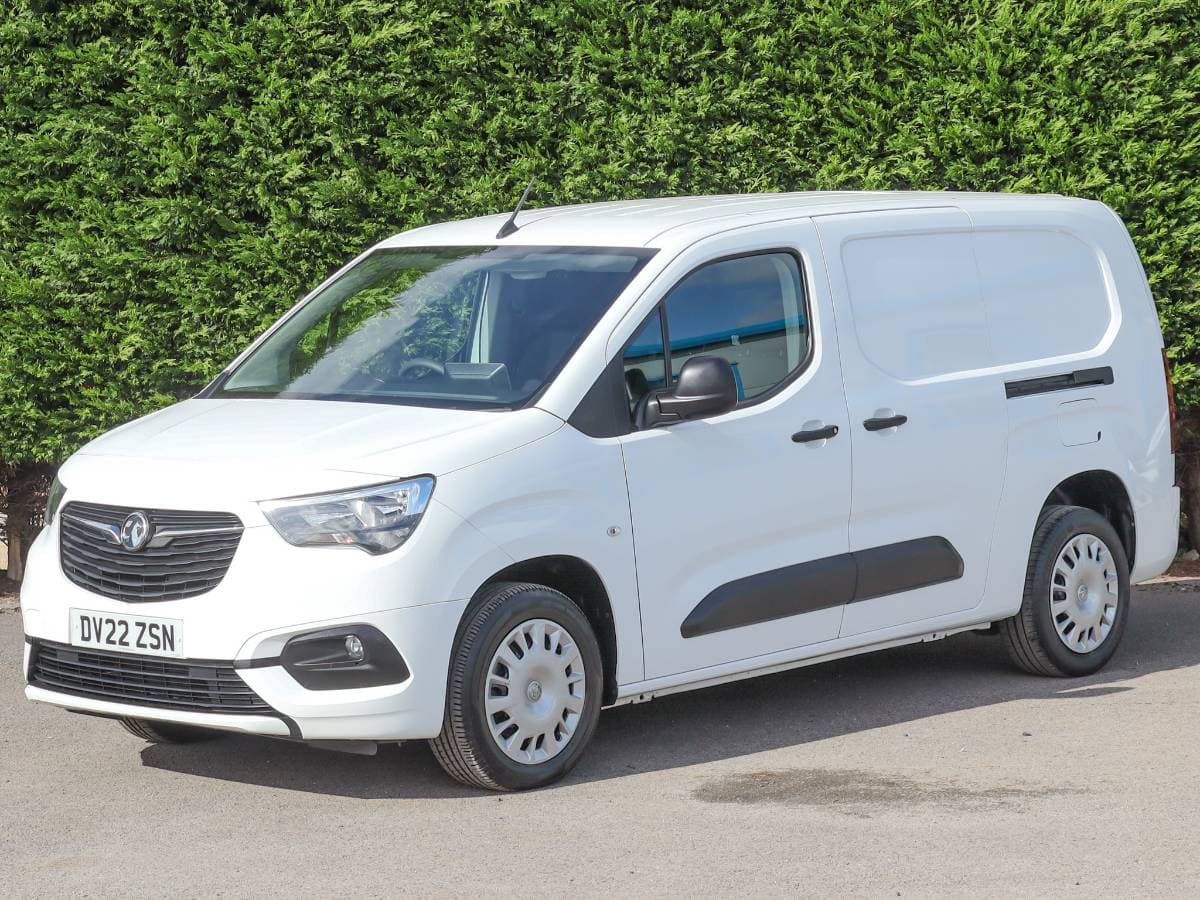 2022 (22) Vauxhall Combo Sportive 1.5td, 100bhp, L2 LWB Van - Image 1