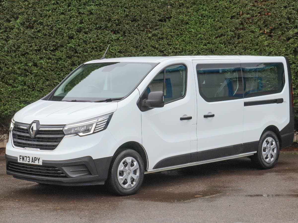 2024 (73) Renault Trafic LL30 Business 2.0dci 145bhp, L2 LWB 9 Seat Minibus - Image 1