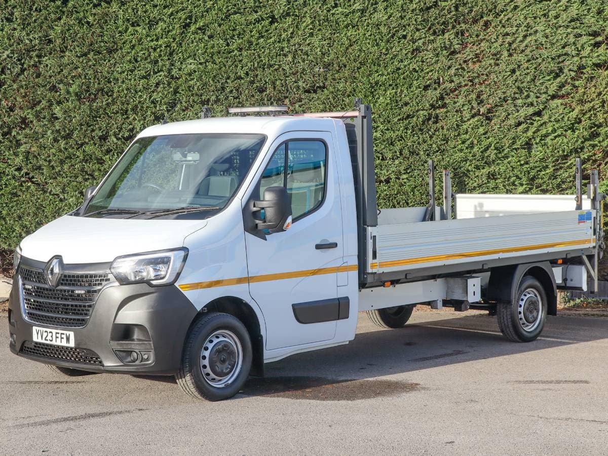 2023 (23) Renault Master LL35 FWD Business Energy 13'2" / 4M LWB Dropside Pick Up - Image 1