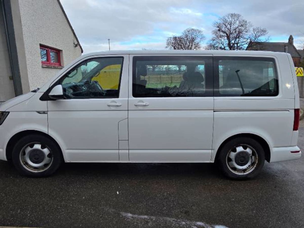 VW transporter 9 seater - Image 1