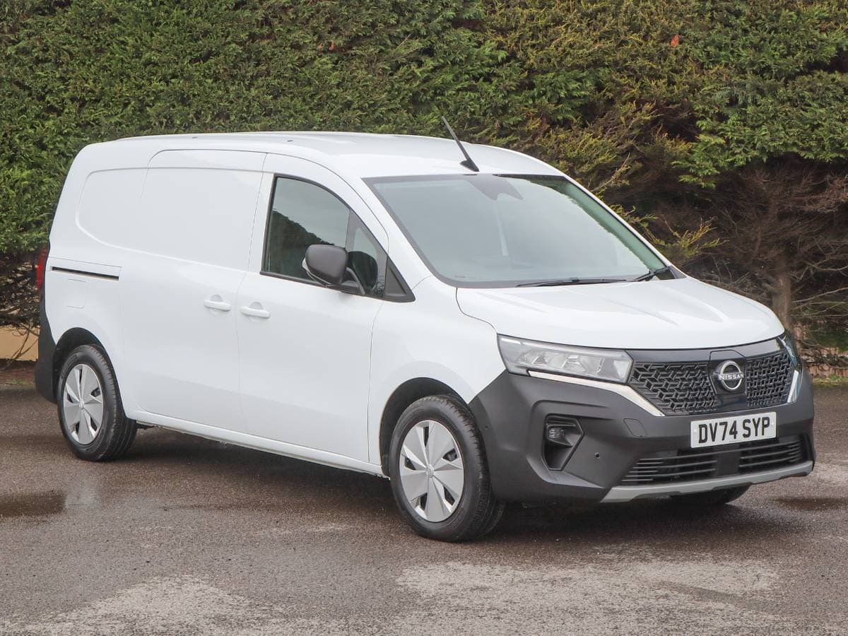 2024 (74) Nissan Townstar Tekna 45KW 122 BHP Electric Automatic L2 LWB Van - Image 1