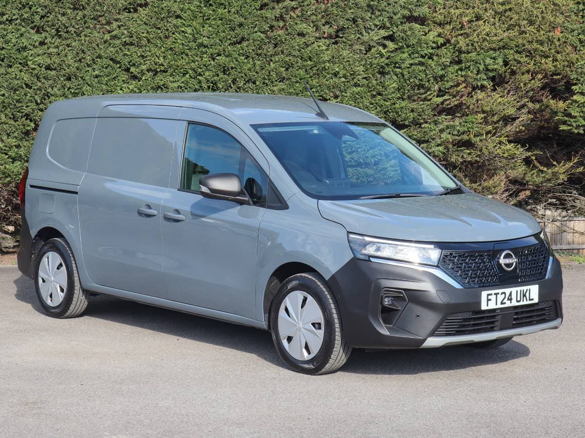 2024 (74) Nissan Townstar Tekna 45KW 122 BHP Electric Automatic L2 LWB Van - Image 1