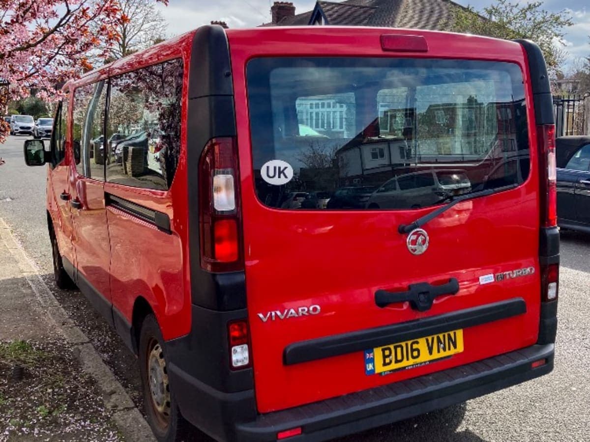 Vauxhall Vivaro, great opportunity for a mechanic - Image 1