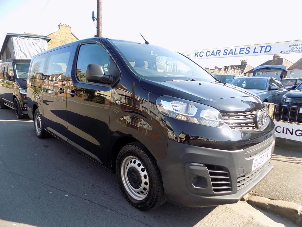 REAL VALUE 9 SEATER E LIFE COMBI AUTO !!!!! - Image 1