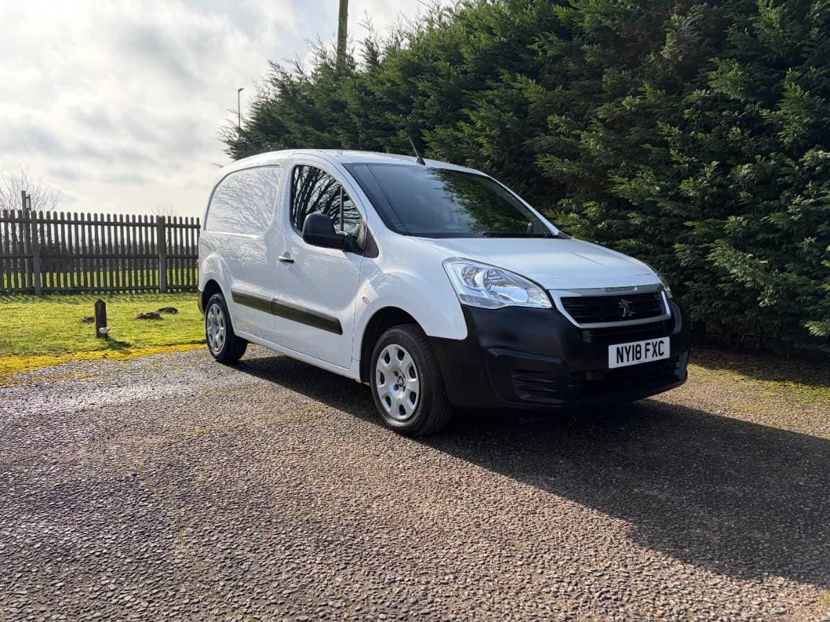 Peugeot Partner Professional 100 850 - Pump/Belt, FSH, Clutch, A/C, Cruise - Image 1