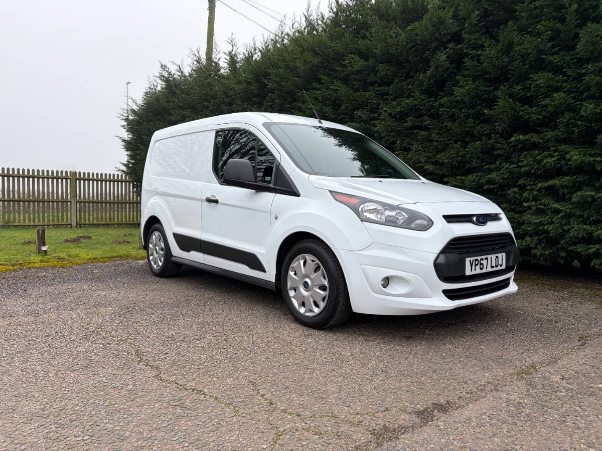 Ford Transit Connect Trend Swb - Wet belt/Pump, FSH, 1 owner, Racking, A/C - Image 1