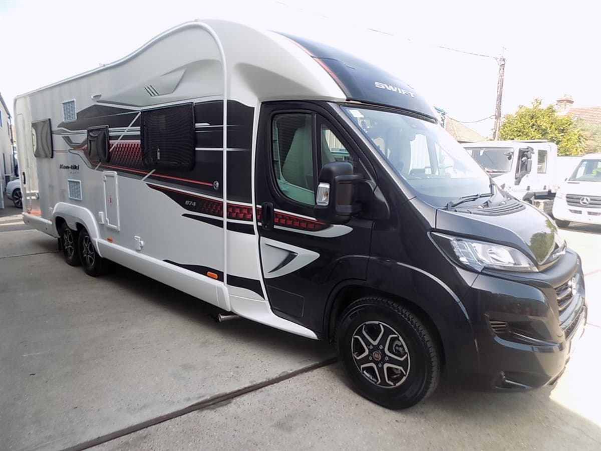 GET AWAY WITH KC LEISURE VEHICLES . - Image 1