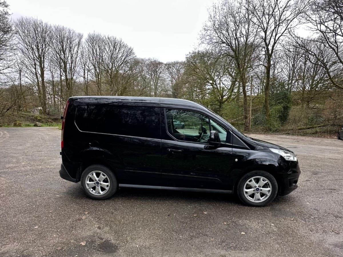 Ford transit connect trend 2017 1,5tdci 120PS Black 6speed 3seater(cambelt changed). - Image 1