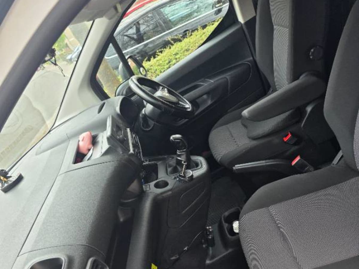 Vauxhall combo L2 size - Image 1