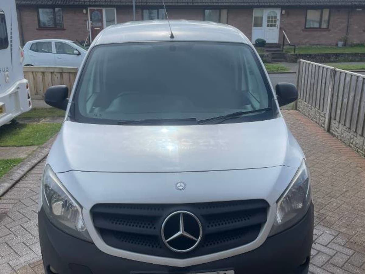 Mercedes-Benz (2015) Diesel - Image 1