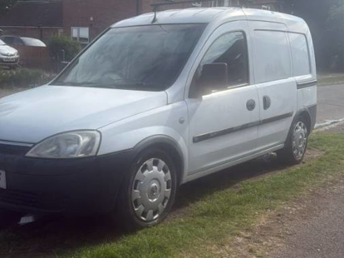 2017 Vauxhall Combo van 1248cc - Image 1
