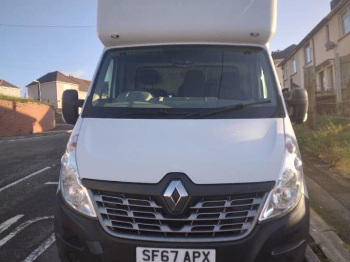 Renault Master XLWB 2.3 Diesel — AdBlue — Tail Lift — Parking Camera — 10 Months MOT - Image 1