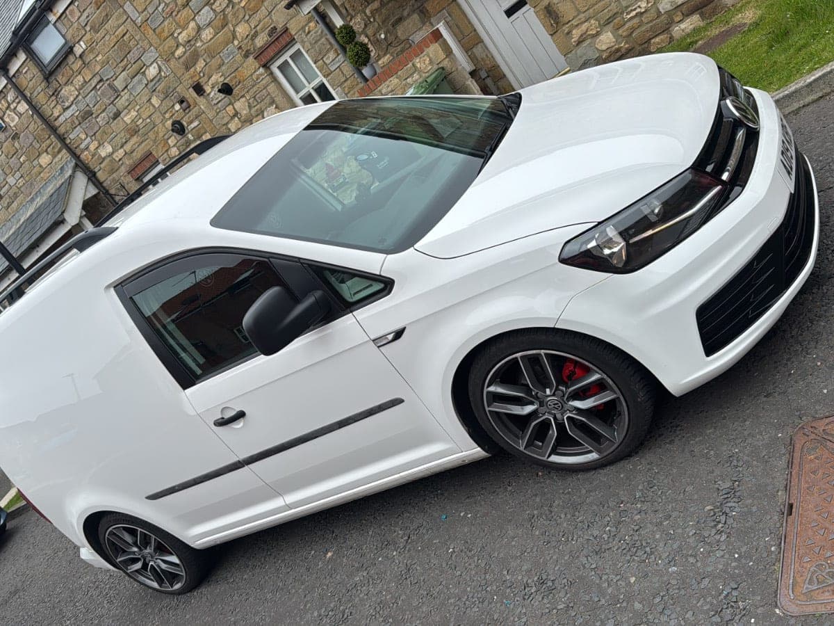 Vw caddy 2.0 tdi blue motion - Image 1