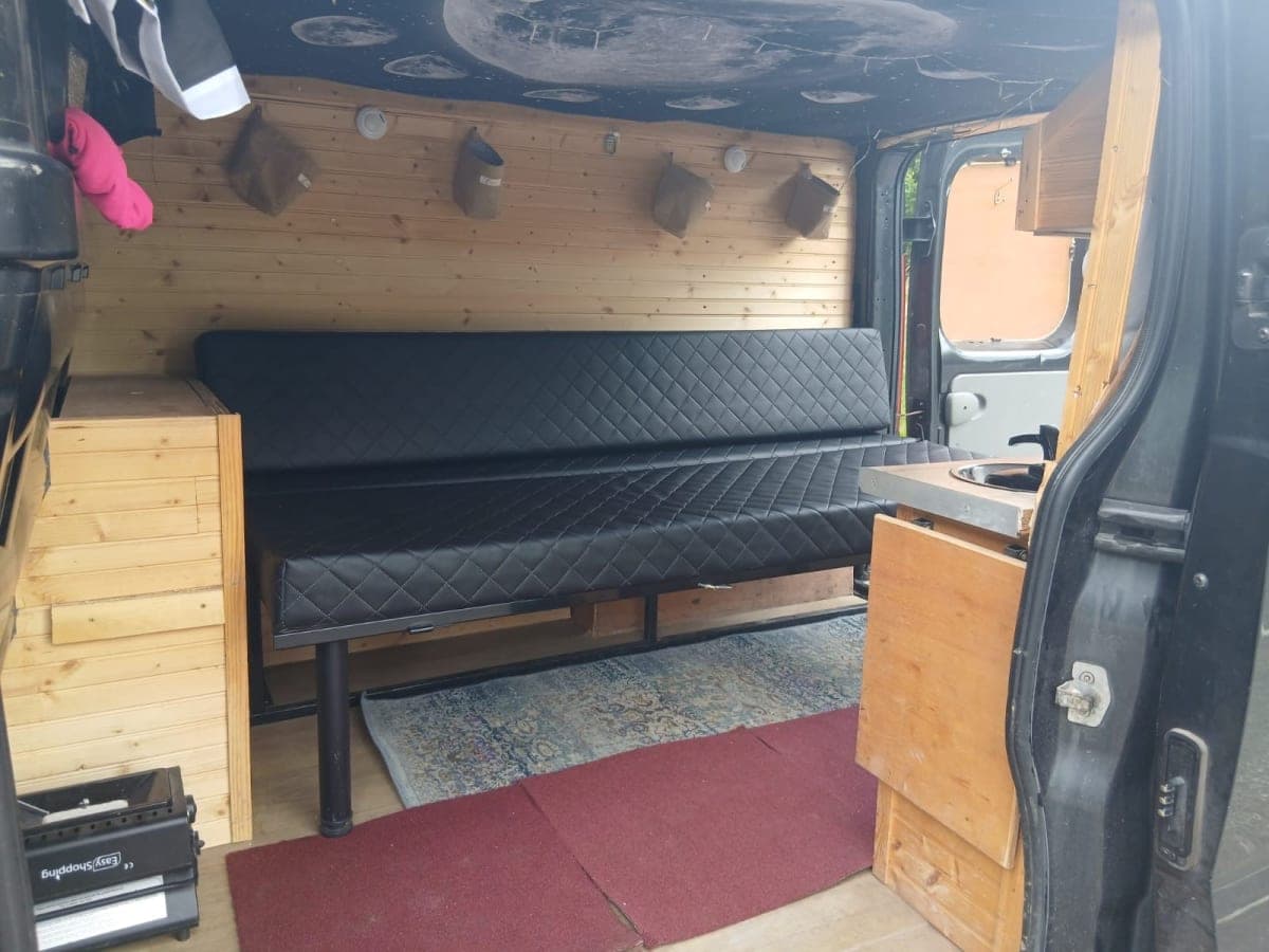 Vauxhall Vivaro 2L Diesel 2013 Day/Night Van - Image 1