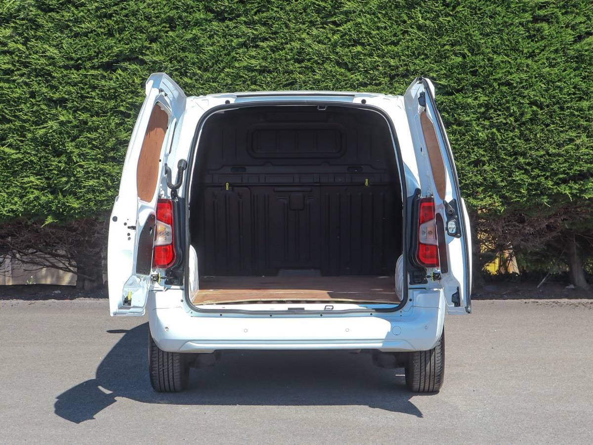 2021 (21) Vauxhall Combo 2300 Sportive, 1.5 Turbo D ,100BHP, 6 Speed, L1 SWB Van - Image 1