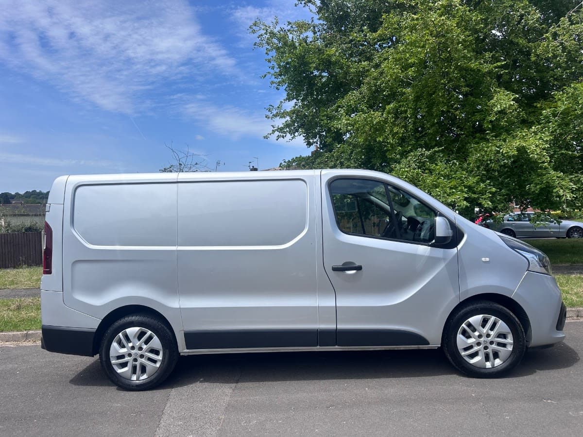 2018 Renault Trafic Sport - Image 1