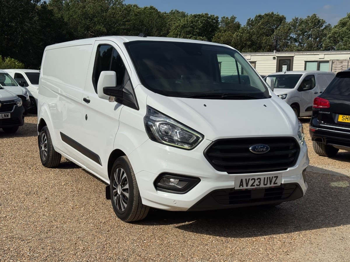Ford Transit Custom 2.0 320 EcoBlue Trend L2 H1 Euro 6 (s/s) 5dr 2023 (23) 79,000 miles Diesel Manual White 1 owner Van - Image 1