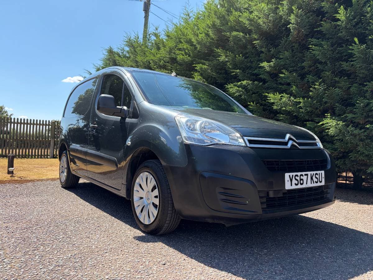 Citroen Berlingo Enterprise BLUEHDI 100 850 - RARE INTERIOR, 2 OWNERS, 8 STAMPS, 2 KEYS, 6M WARRANTY - Image 1