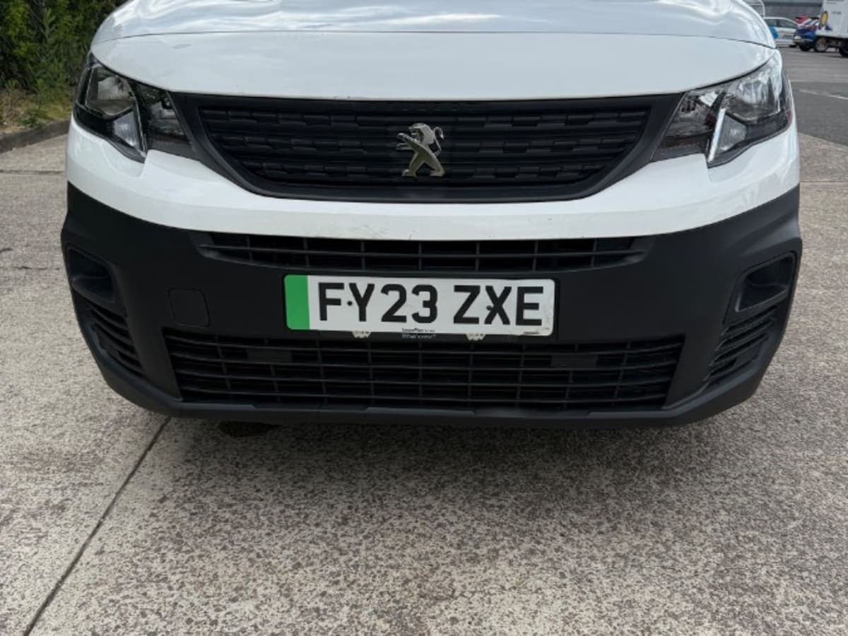 Peugeot Partner Professional Premium EV Auto 40,000 miles - Image 1